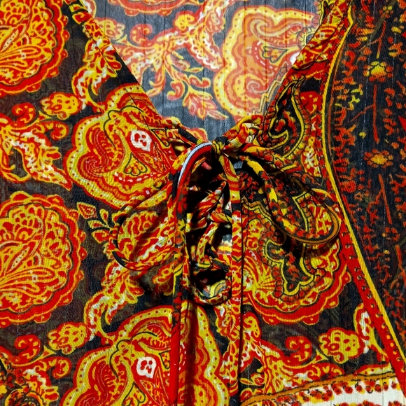 Lane Bryant EUC Women's Bell Sleeve Blouse Size 14/16, Burnt Orange Pattern - Picture 3 of 8